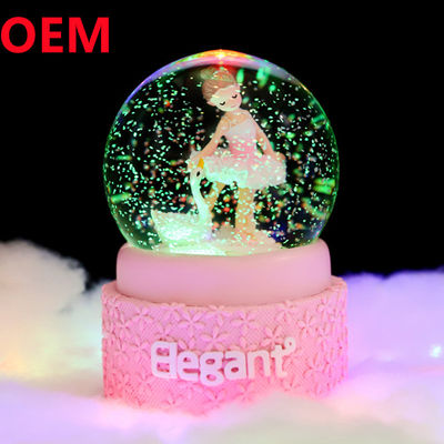 Custom Polyresin Princess Light Up Water Globe Princess Snow Globe Với hộp nhạc